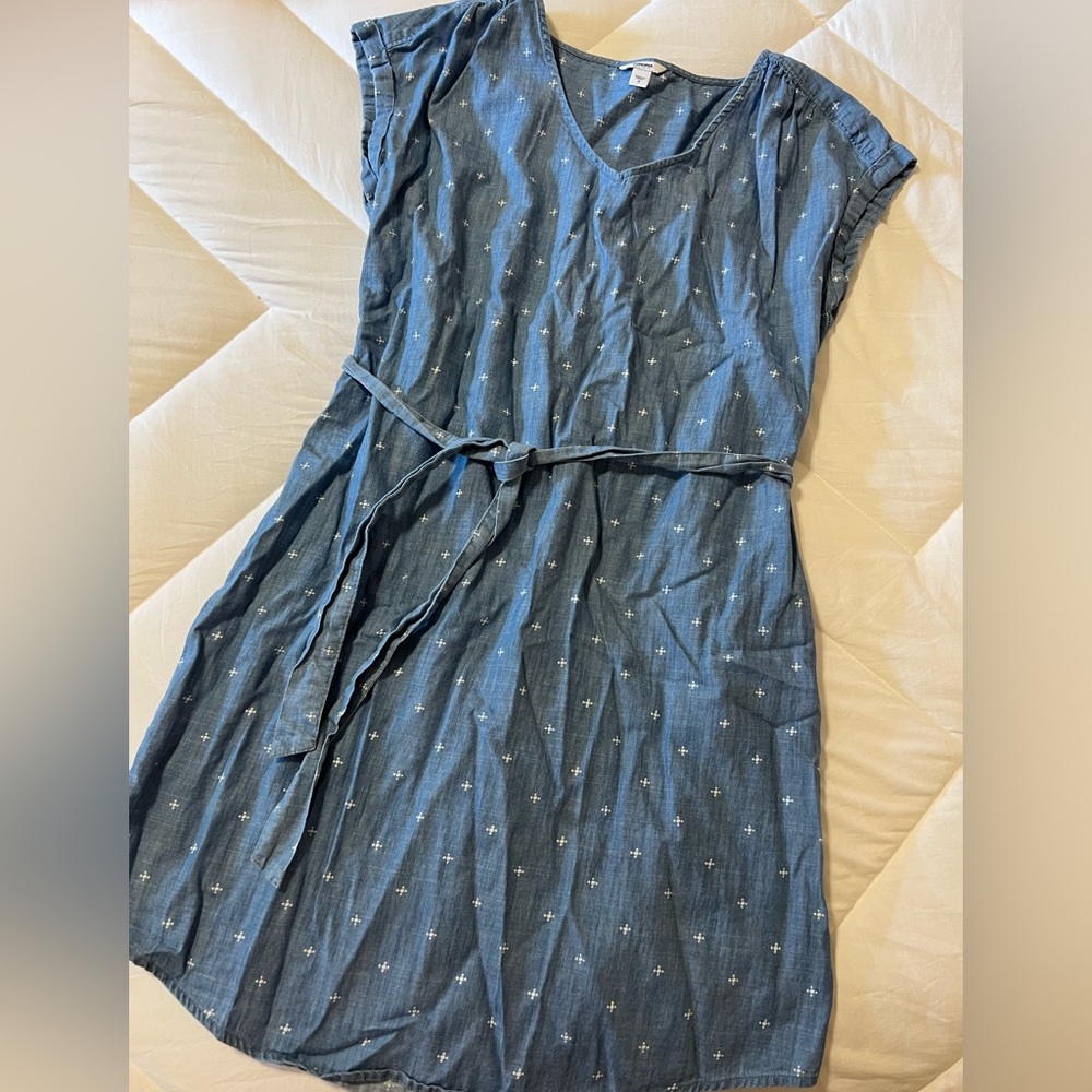 Sonoma Women’s S denim dress.